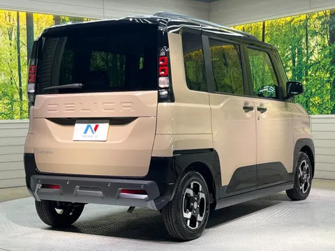 Mitsubishi Delica Mini