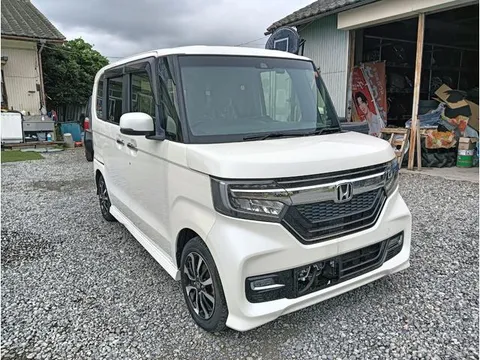 Honda N-BOX Custom