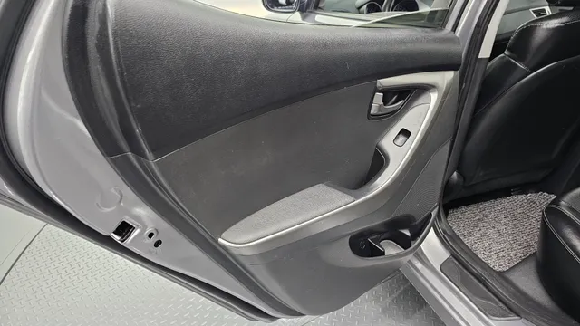 Hyundai Elantra (Avante)