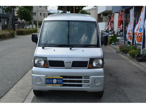 Nissan Clipper Van