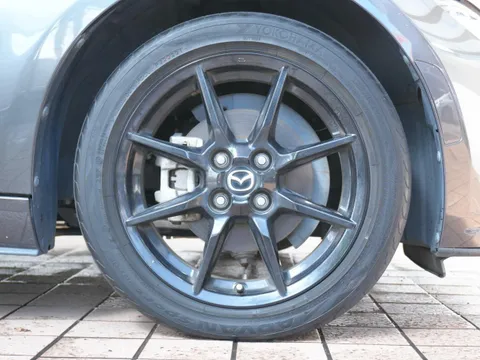 Mazda MX-5 (Roadster)