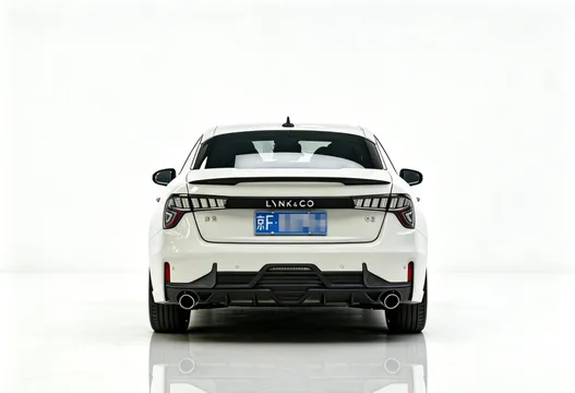 Lynk & Co 03