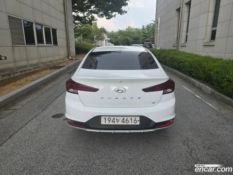Hyundai Elantra (Avante)