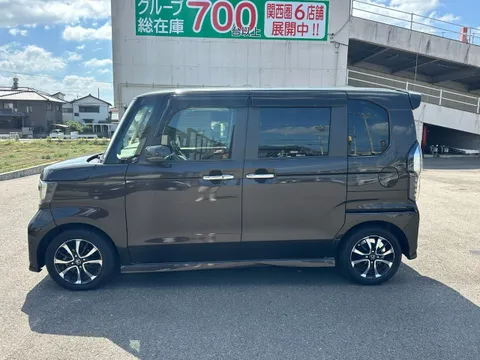 Honda N-BOX Custom