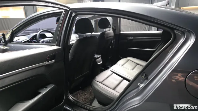 Hyundai Elantra (Avante)