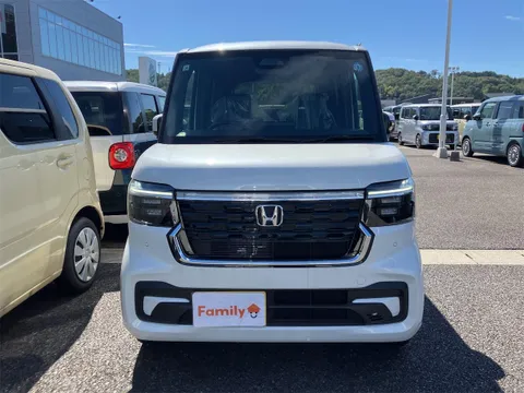 Honda N-BOX Custom