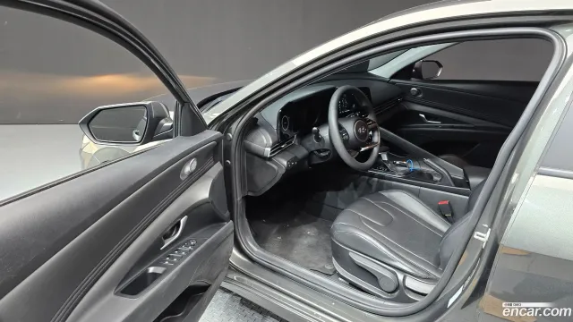 Hyundai Elantra (Avante)