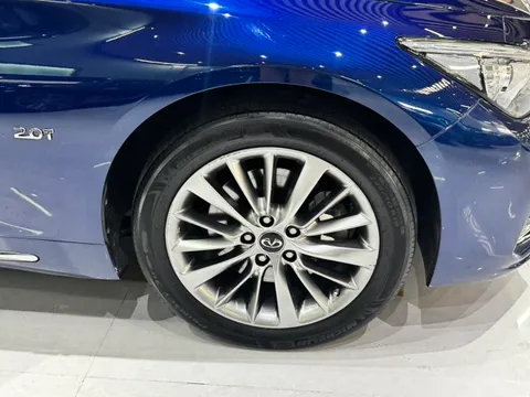 Infiniti Q50L
