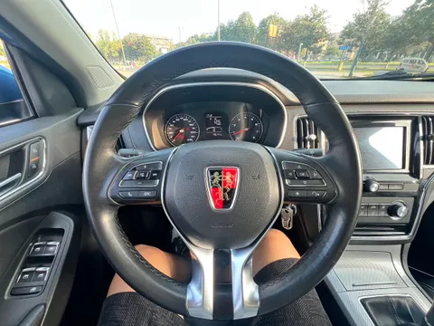 Roewe RX5