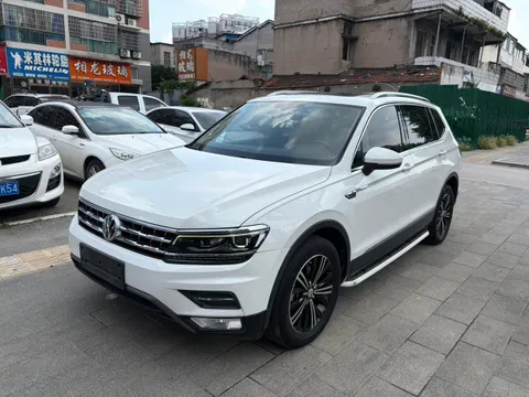 Volkswagen Tiguan L