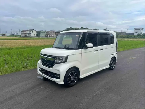 Honda N-BOX Custom