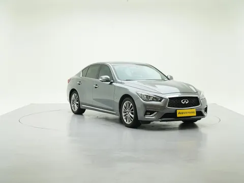 Infiniti Q50L