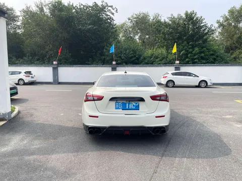 Maserati Ghibli