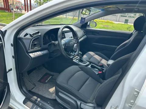 Hyundai Elantra (Avante)