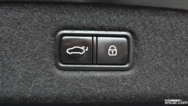 Genesis G90 (EQ900)