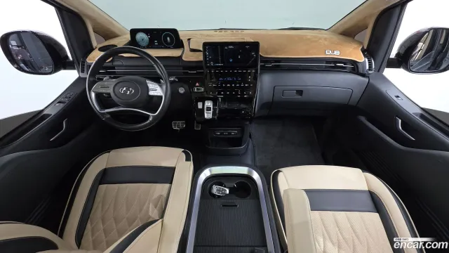 Hyundai Staria