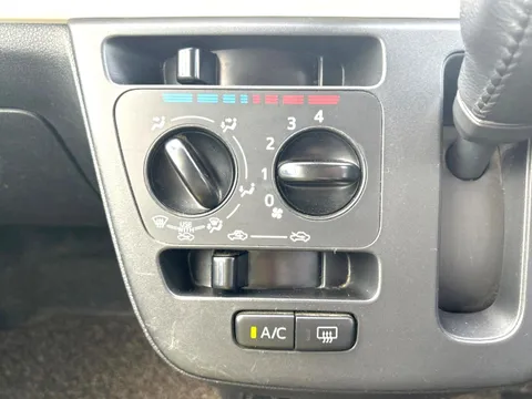 Daihatsu Mira Tocot