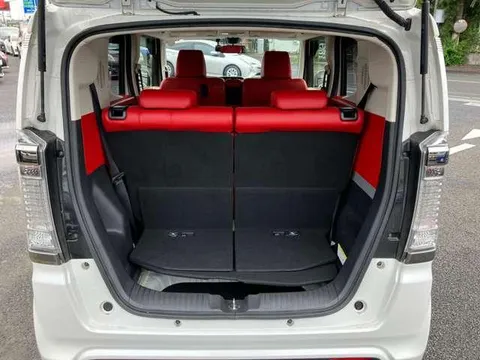 Honda N-BOX Slash