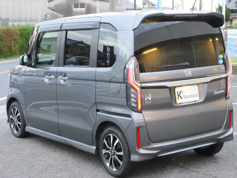 Honda N-BOX Custom