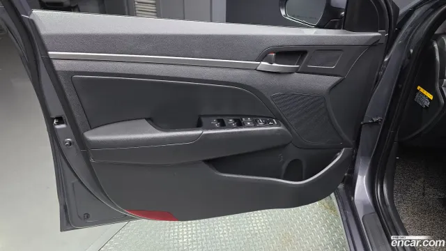 Hyundai Elantra (Avante)