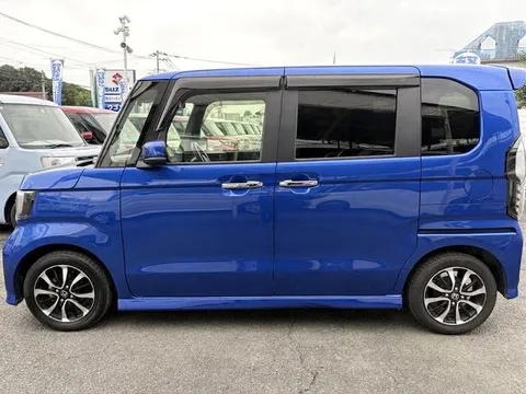 Honda N-BOX Custom