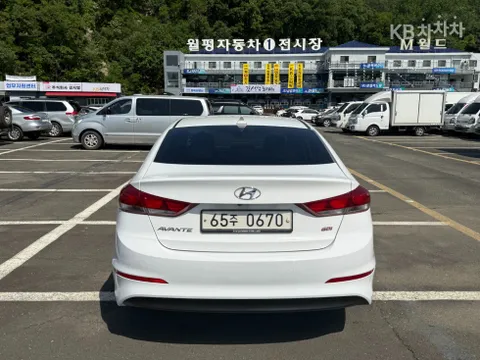 Hyundai Elantra (Avante)