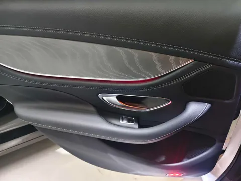 Mercedes-Benz Mercedes-Benz CLS