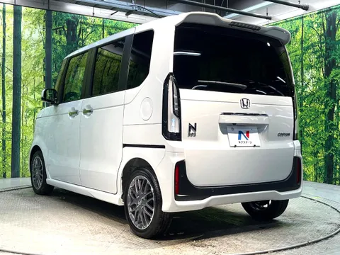 Honda N-BOX Custom