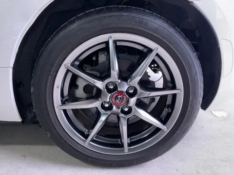 Mazda MX-5 (Roadster)