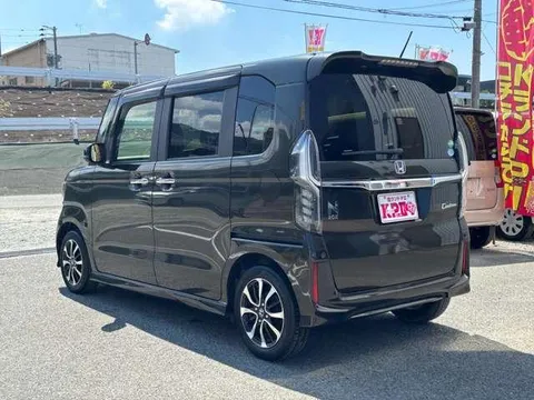 Honda N-BOX Custom