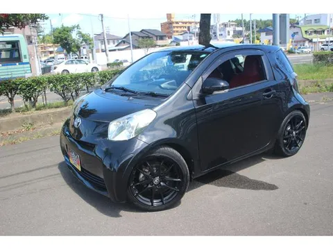 Toyota iQ