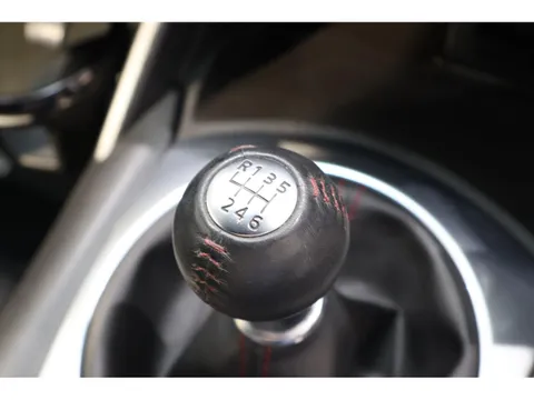 Mazda MX-5 (Roadster)