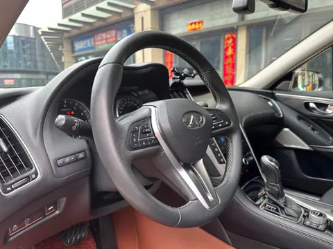 Infiniti Q50L