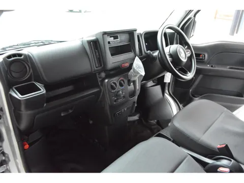 Mitsubishi Minicab Van