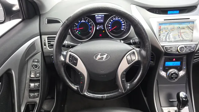 Hyundai Elantra (Avante)