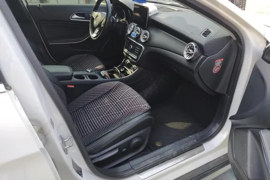 Mercedes-Benz GLA-Class