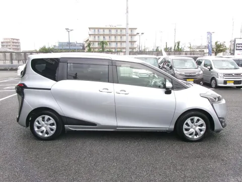 Toyota Sienta