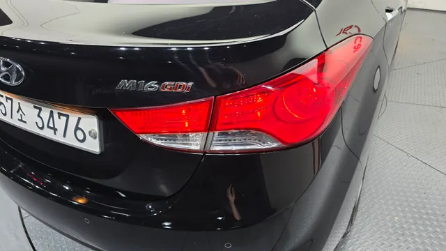 Hyundai Elantra (Avante)