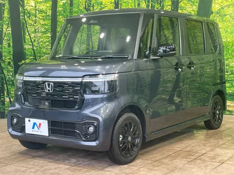 Honda N-BOX Custom