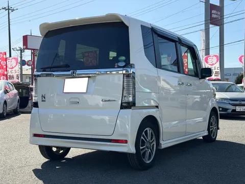 Honda N-BOX Custom