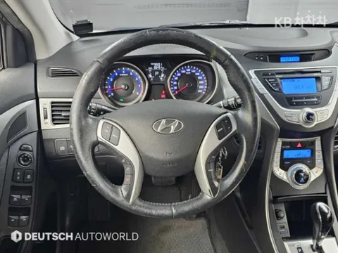 Hyundai Elantra (Avante)