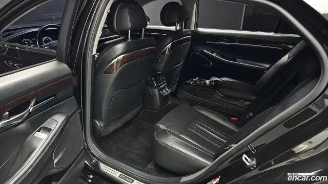 Genesis G90 (EQ900)
