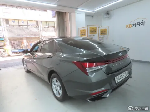 Hyundai Elantra (Avante)