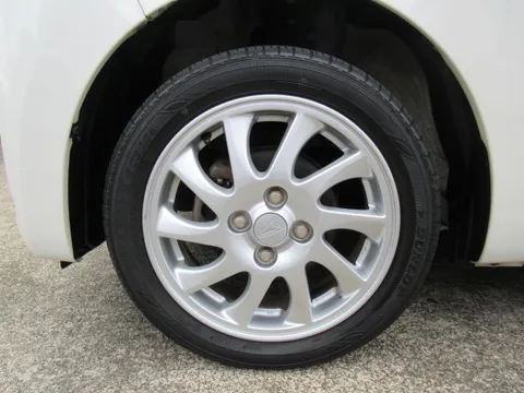 Toyota Pixis Mega