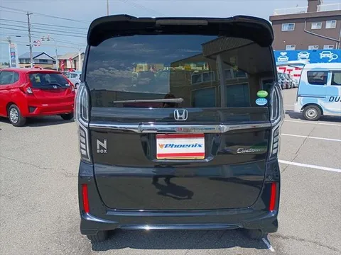 Honda N-BOX Custom