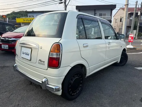 Daihatsu Mira Gino