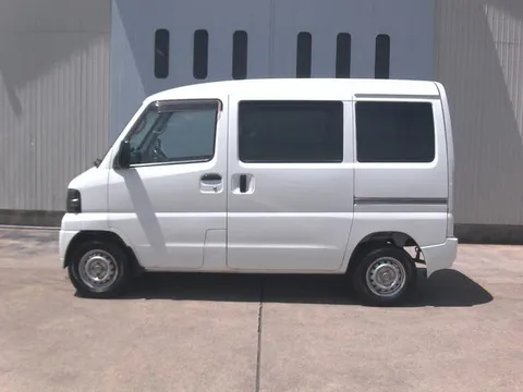 Mitsubishi Minicab Van