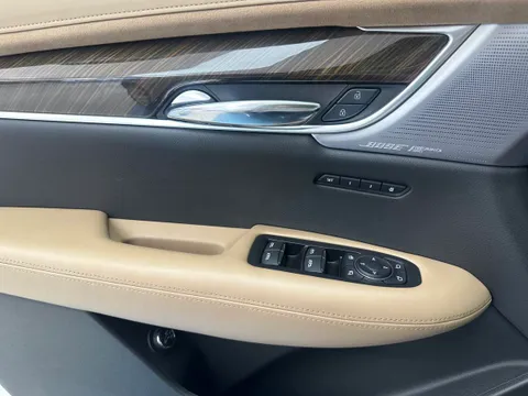 Cadillac XT6