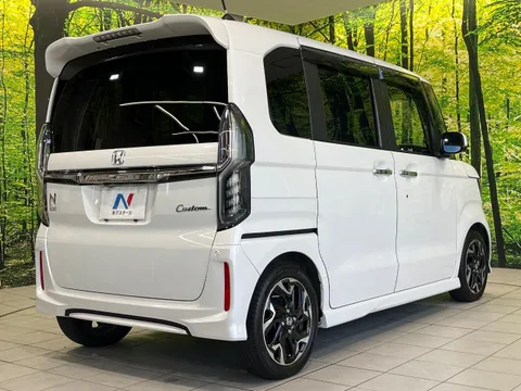 Honda N-BOX Custom
