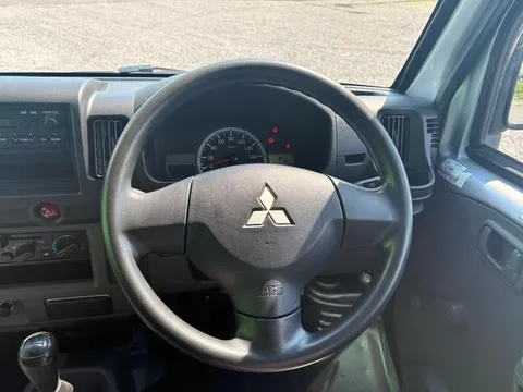 Mitsubishi Minicab Van